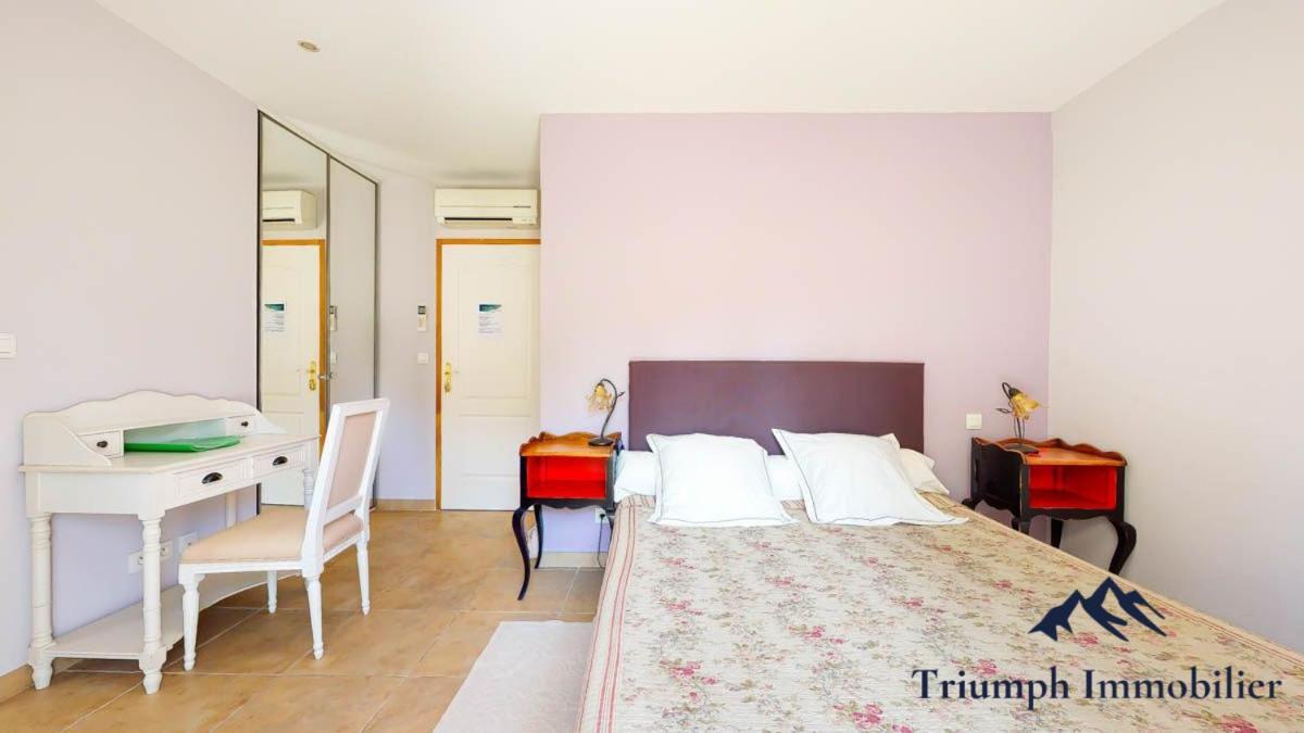 Relais De L'Alsou- Piscine Bed & Breakfast Labastide-en-Val Екстериор снимка