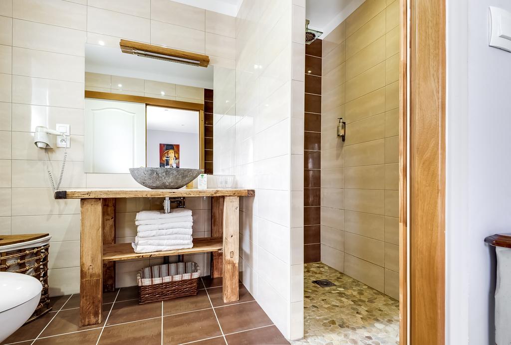 Relais De L'Alsou- Piscine Bed & Breakfast Labastide-en-Val Екстериор снимка