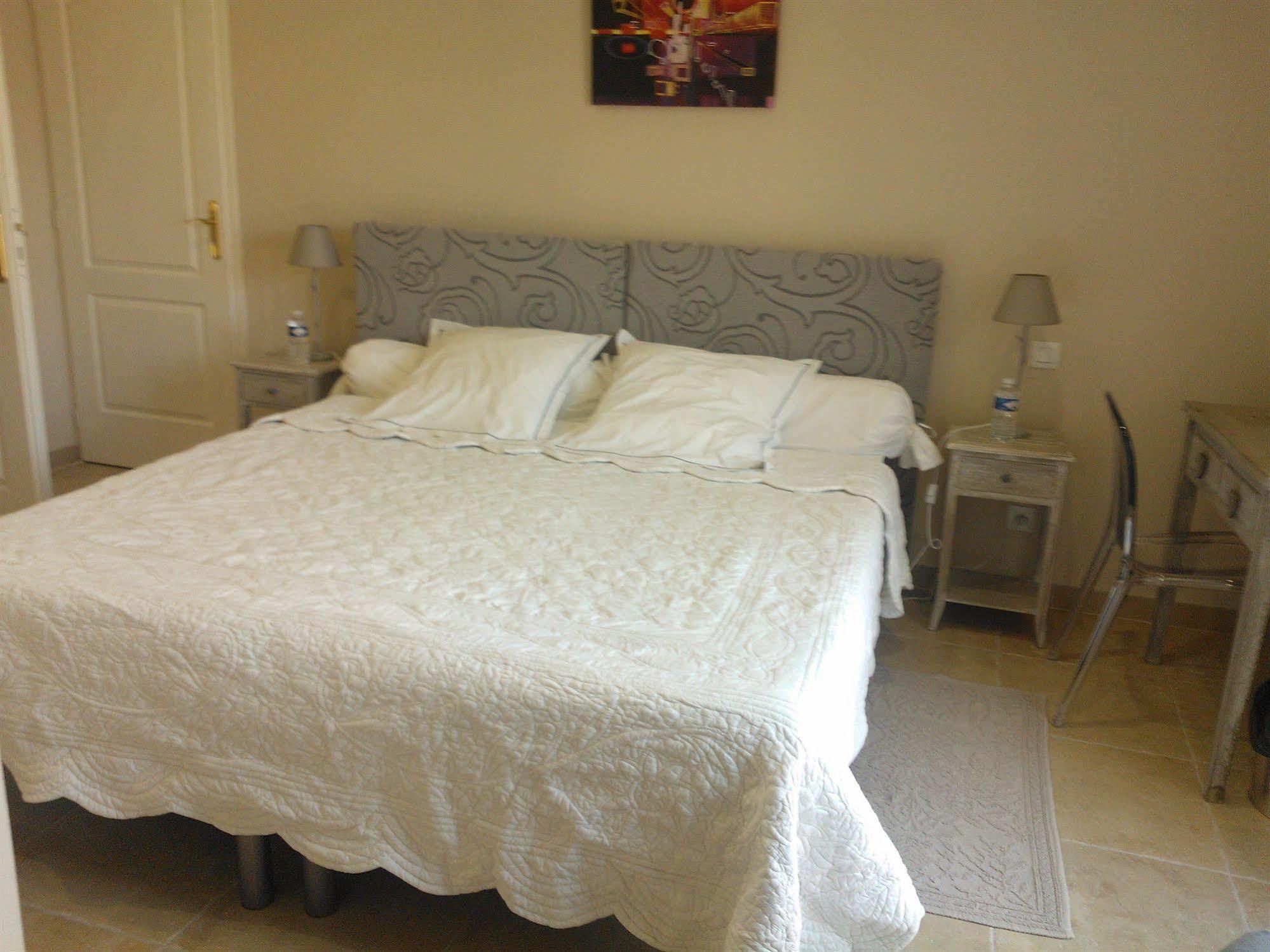 Relais De L'Alsou- Piscine Bed & Breakfast Labastide-en-Val Екстериор снимка