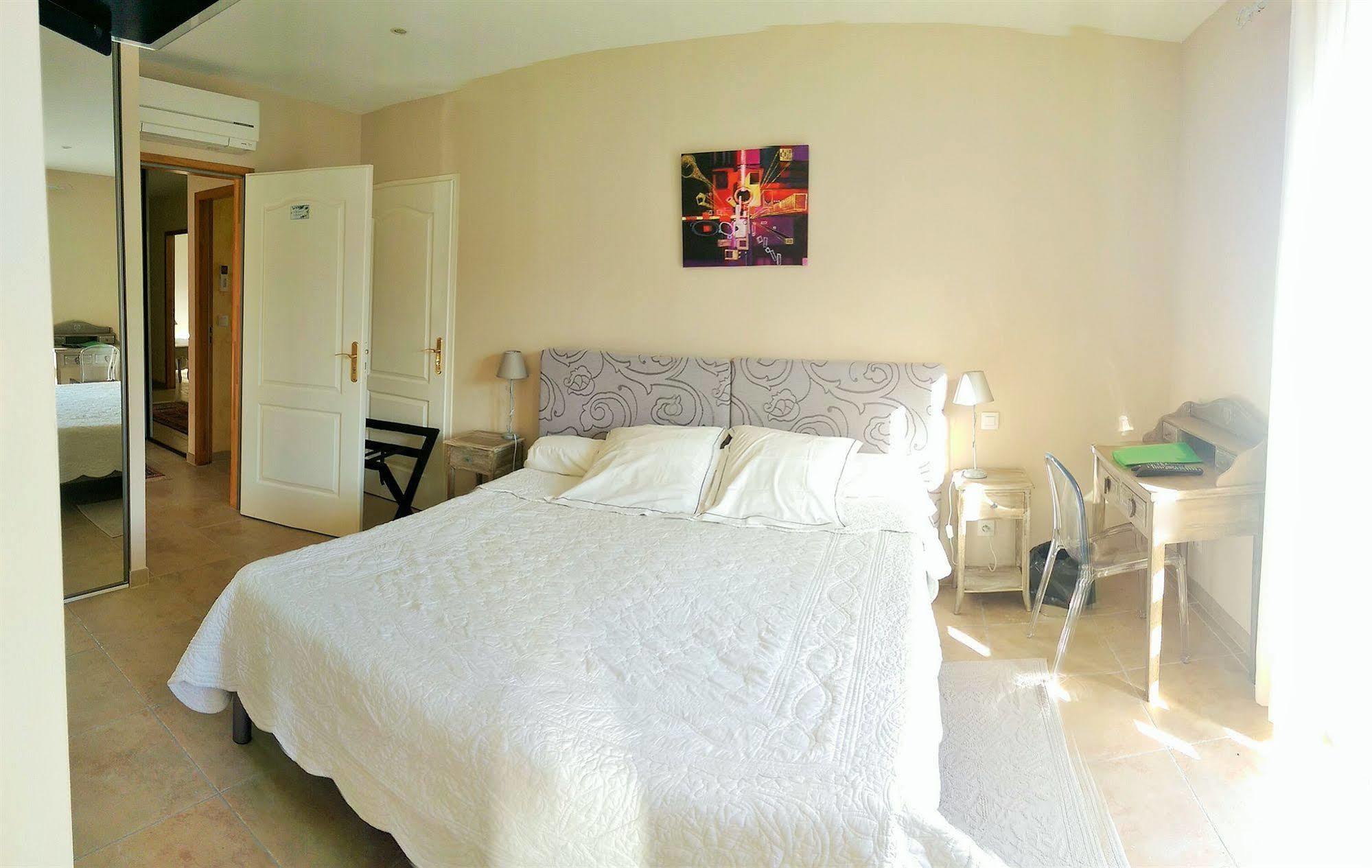 Relais De L'Alsou- Piscine Bed & Breakfast Labastide-en-Val Екстериор снимка