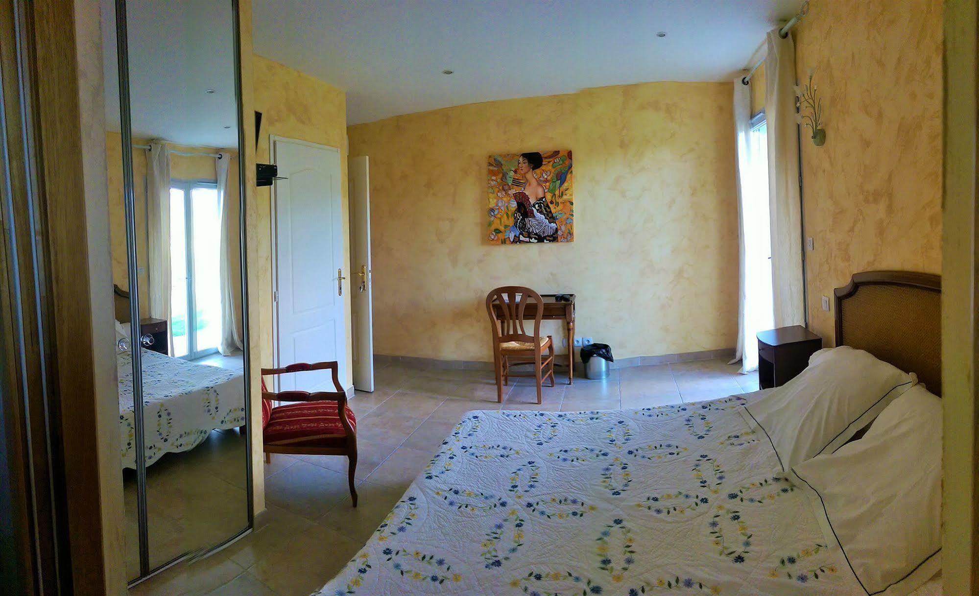 Relais De L'Alsou- Piscine Bed & Breakfast Labastide-en-Val Екстериор снимка